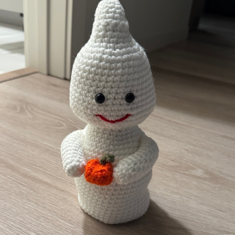 Handcrafted Crochet Ghost with Pumpkin NEW 🏷️